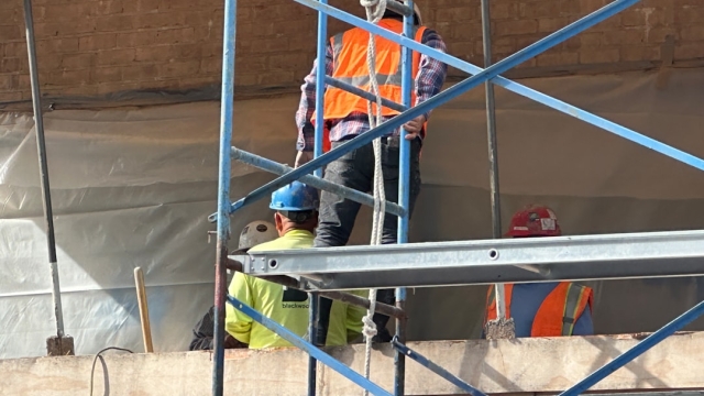 Common Signs of Pool Leaks in Maryland Homes