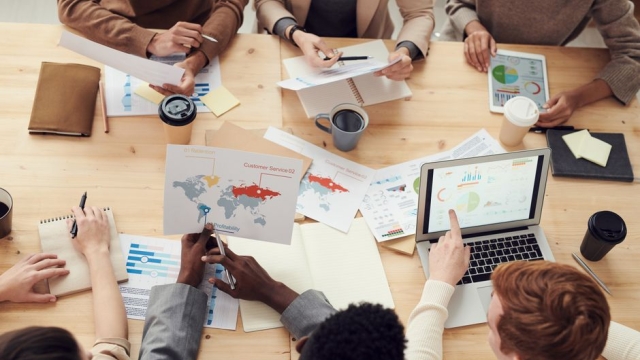 Should Retailers Buy a Platform or Build Their Own Customer System